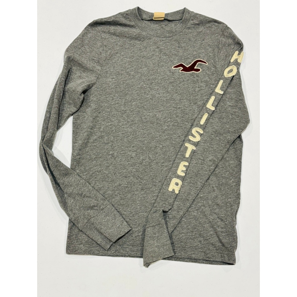 Men's Hollister Gray Long Sleeve Tee Medium with Red Logo and Sleeve Lettering